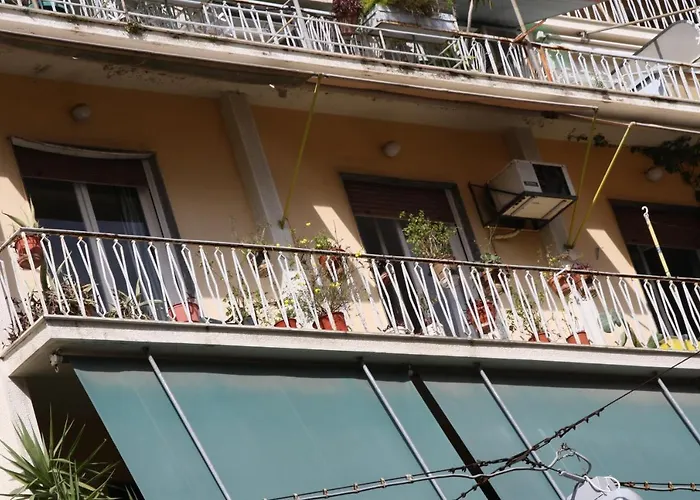 Private Bedrooms In Shared Apartment 135 Sm Athens Center