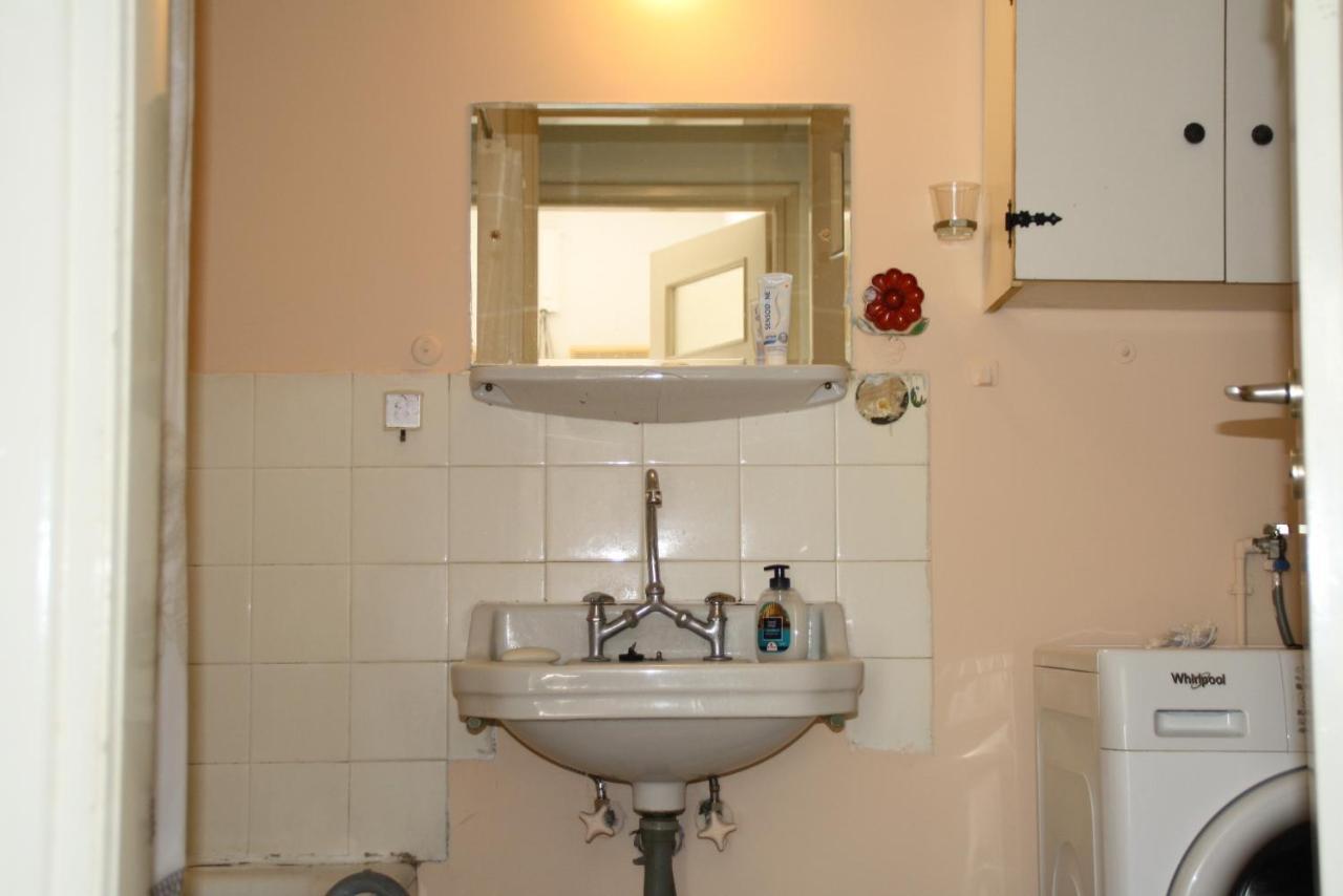 Проживание в семье Private Bedrooms In Shared 135 Sm Center Афины