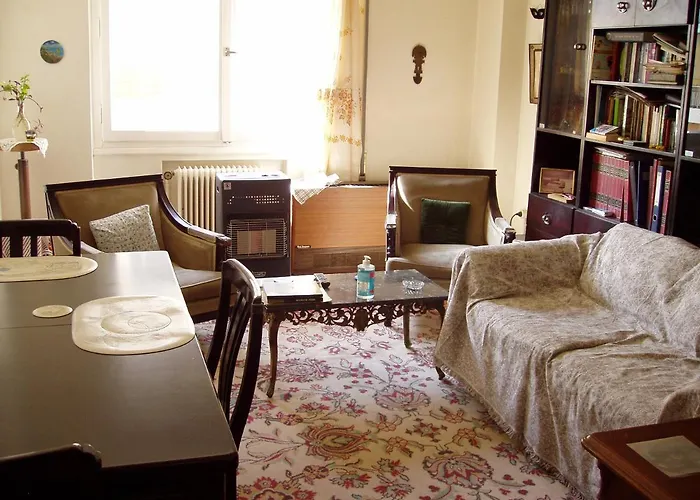 Private Bedrooms In Shared Apartment 135 Sm Athens Center