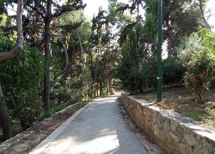 Private Bedrooms In Shared Apartment 135 Sm Athens Center